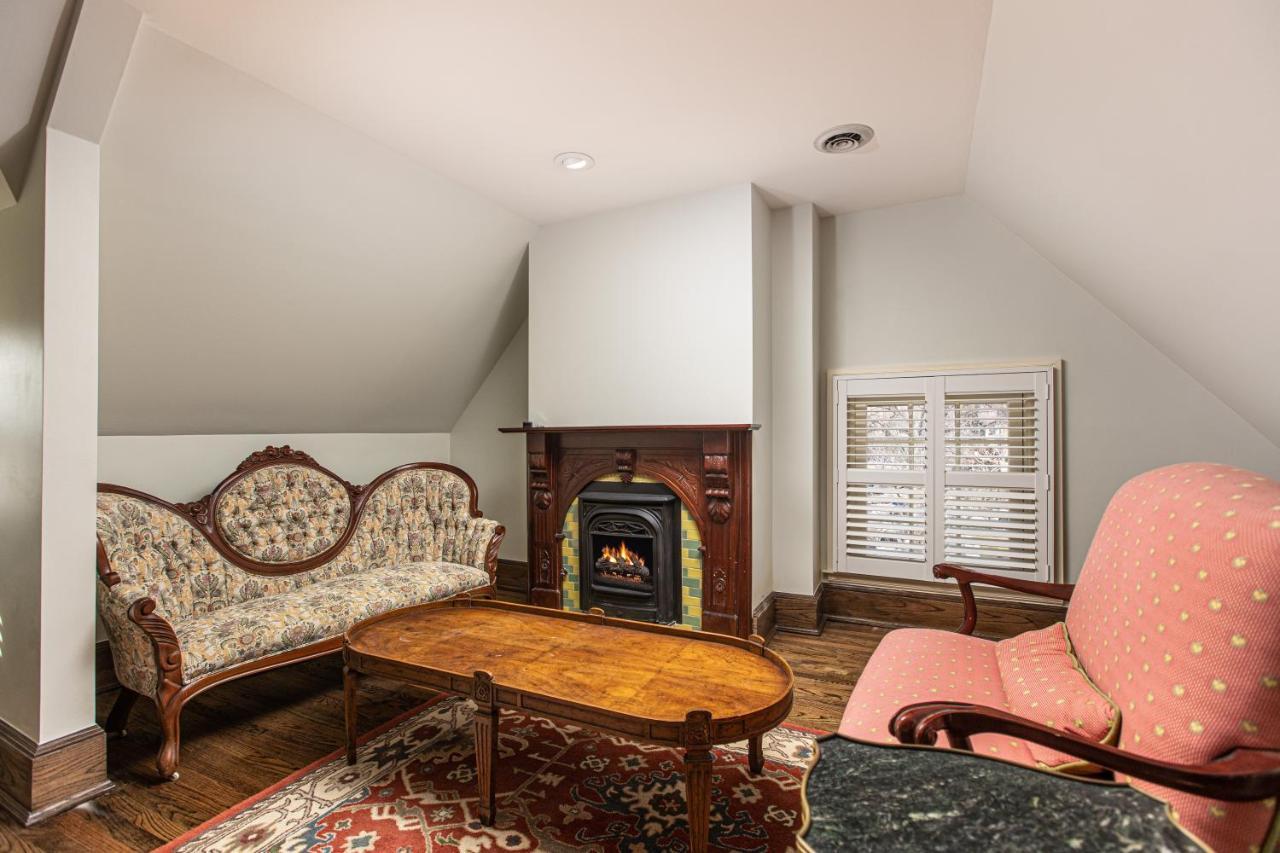Frederick Stearns House Historic Bed & Breakfast