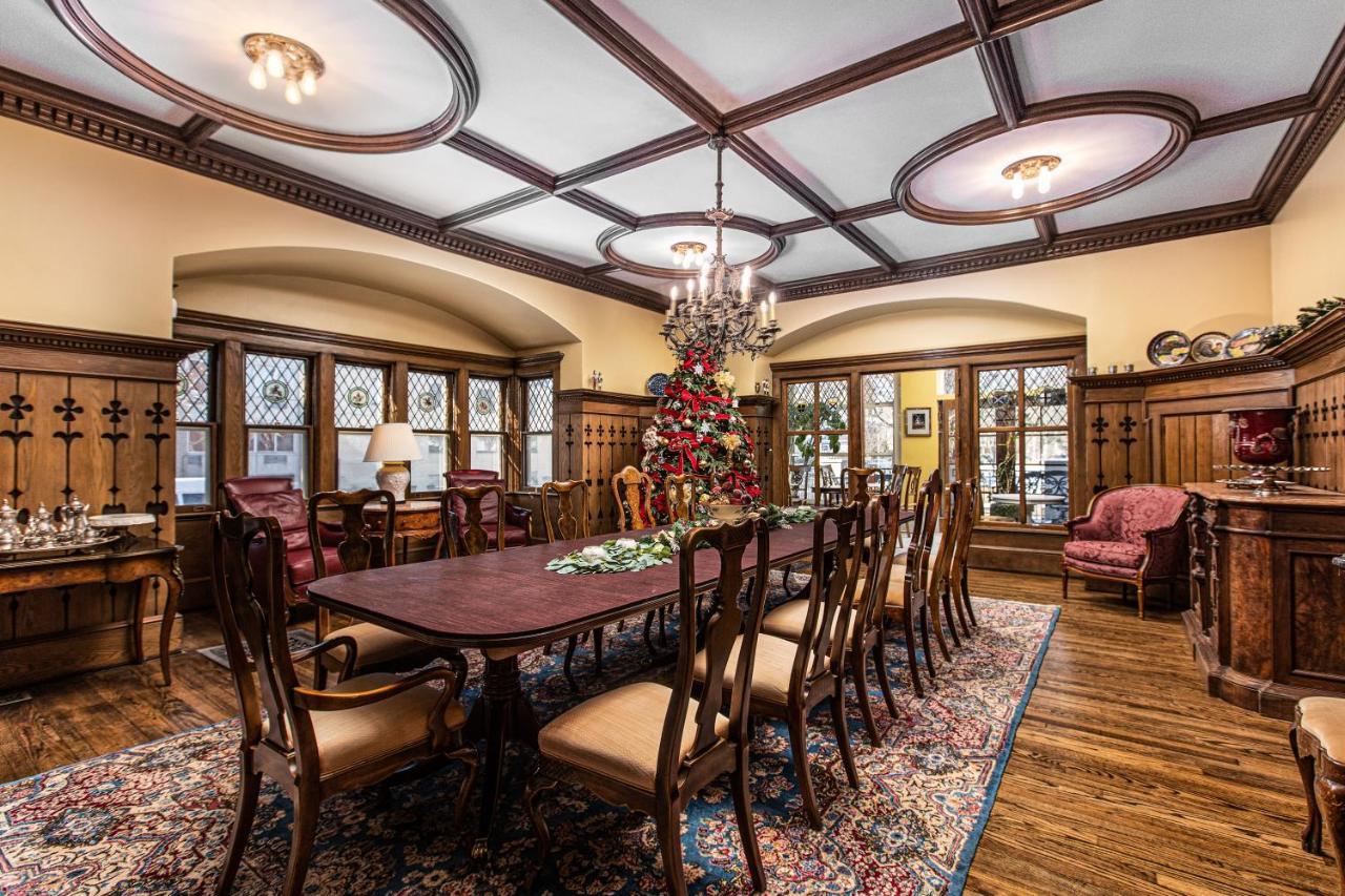 Frederick Stearns House Historic *
