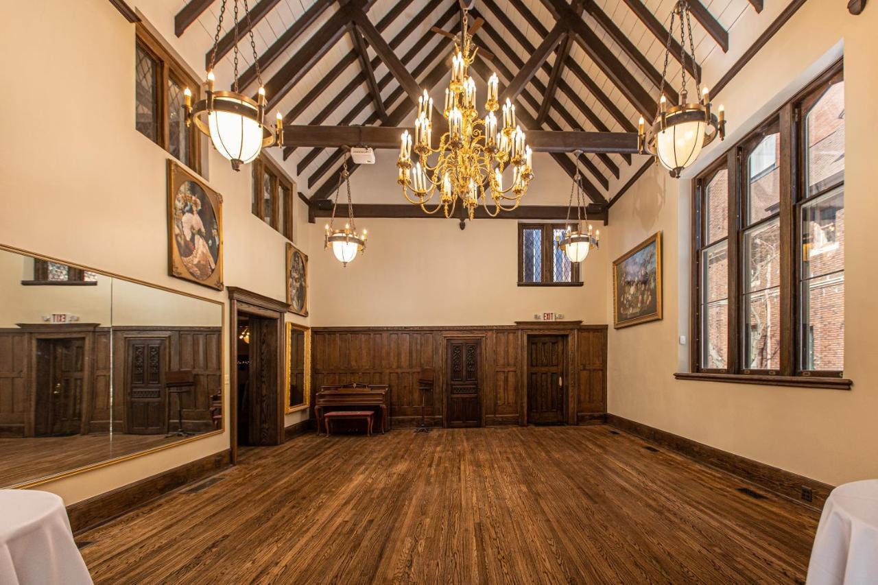 Frederick Stearns House Historic Bed & Breakfast *